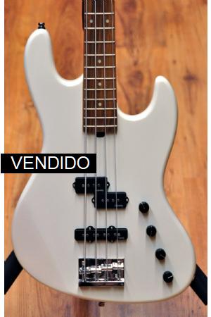 Sadowsky MetroExpress 21 Fret PJ Verdine White Solid Olympic White High Polish Sadowsky MetroExpress 21 Fret PJ Verdine White Solid Olympic White High Polish